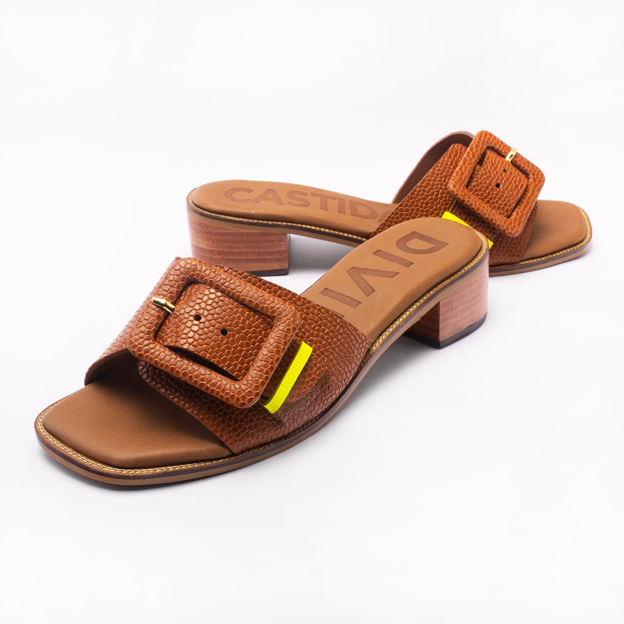 PALA hebilla SANDAL - miel - DIVINA CASTIDAD