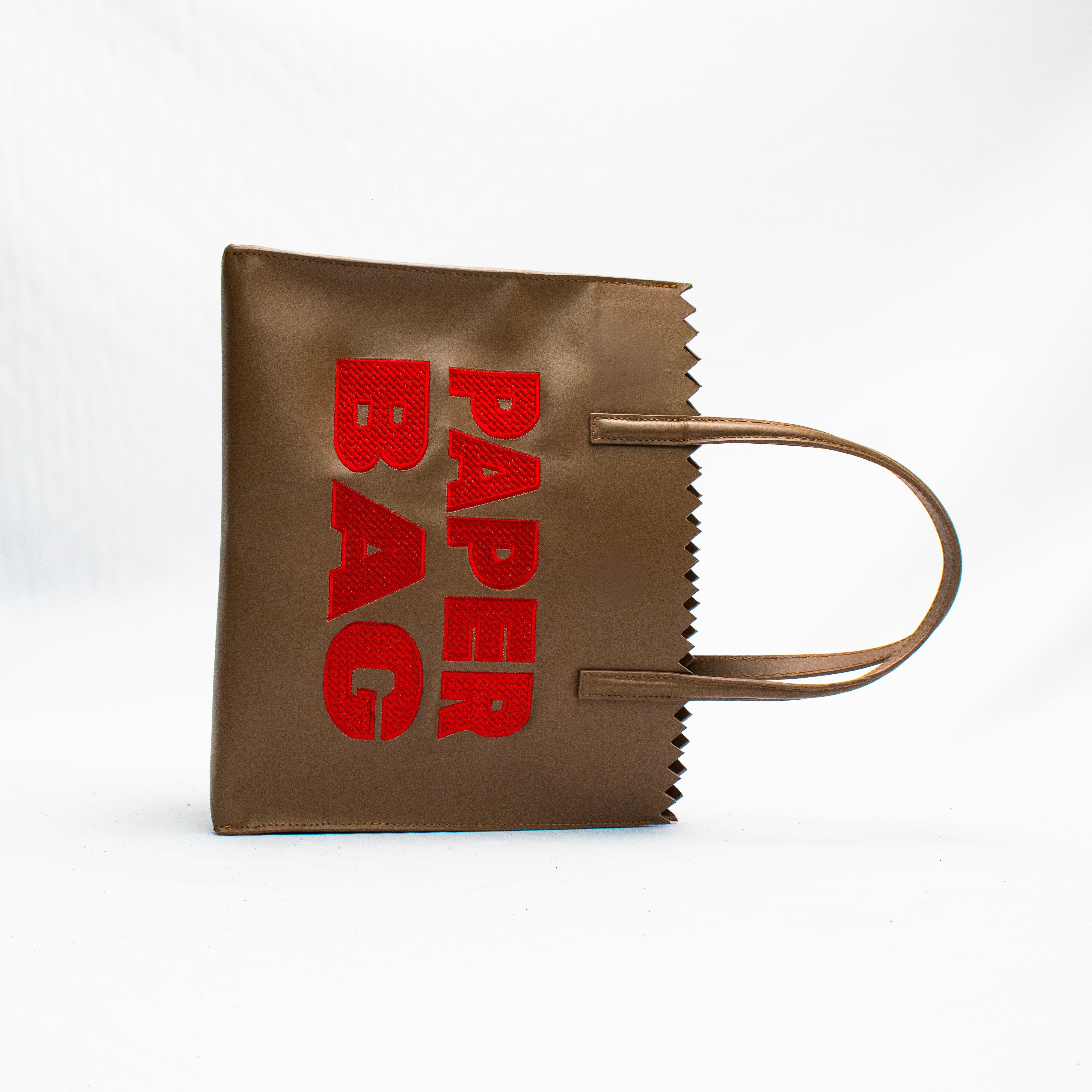 PAPER BAG SHORT - taupe x bordado rojo