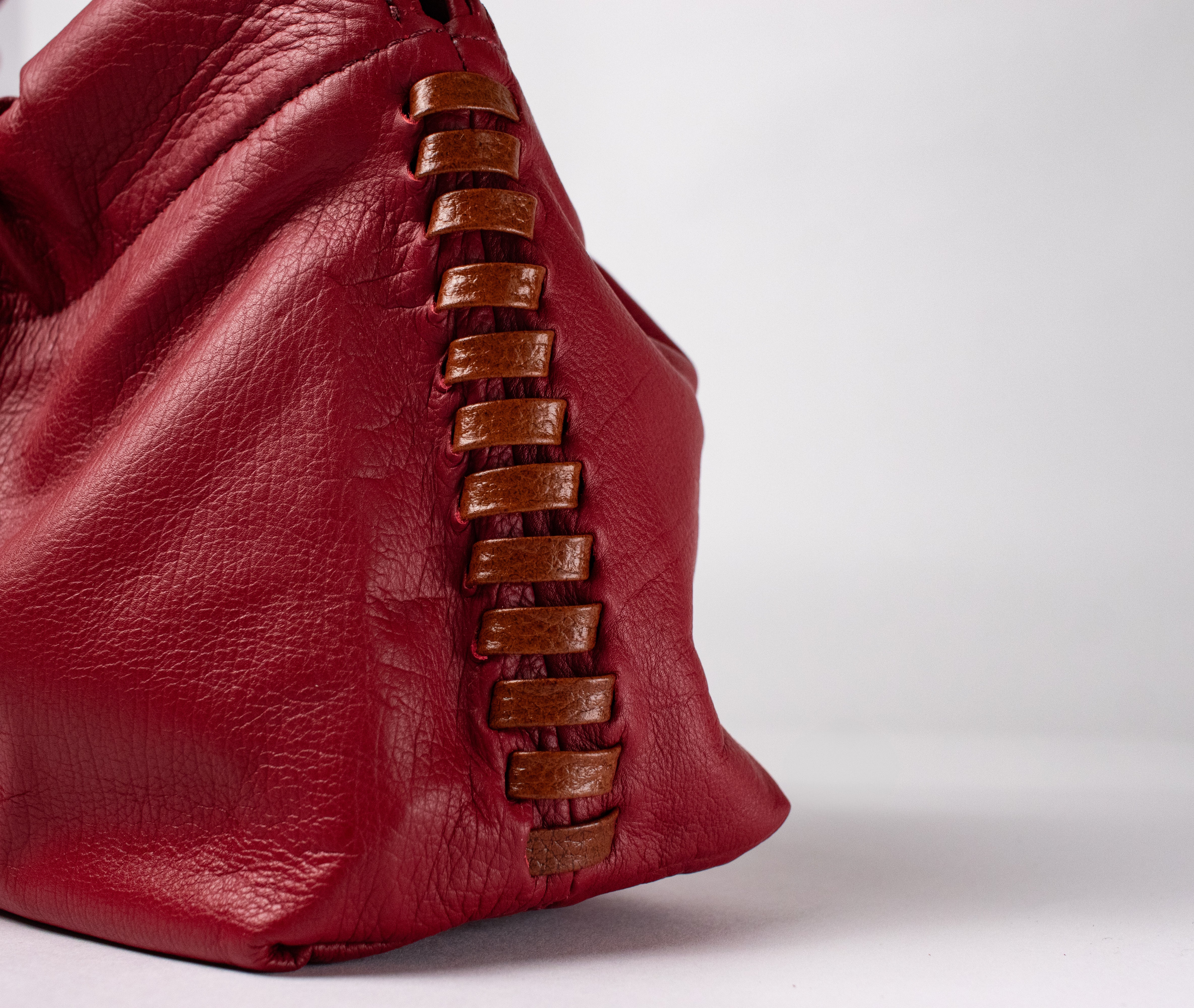 CHUNKIE baguette BAG - Burdeos x tejido caramelo.
