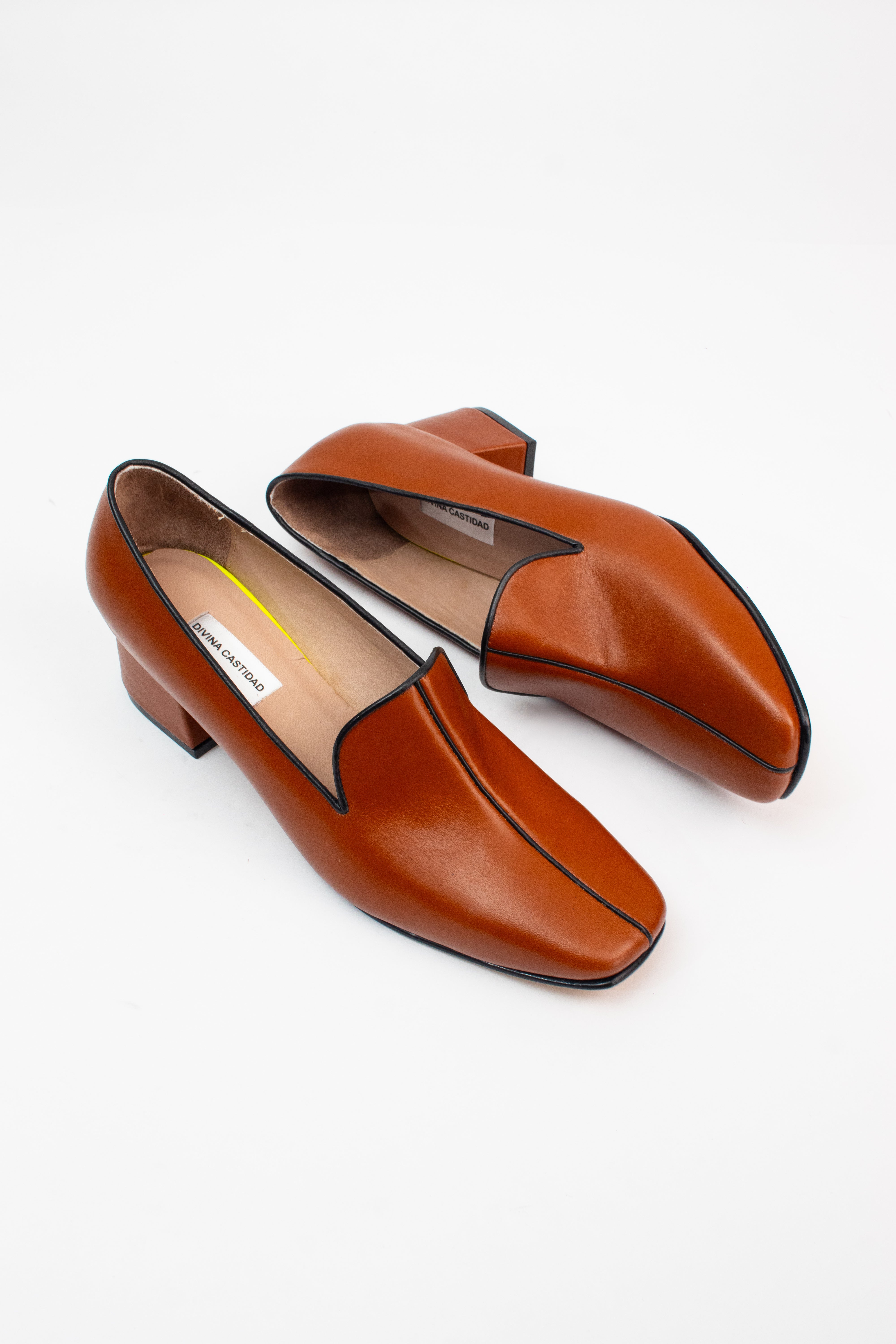 LOAFERS - miel x negro