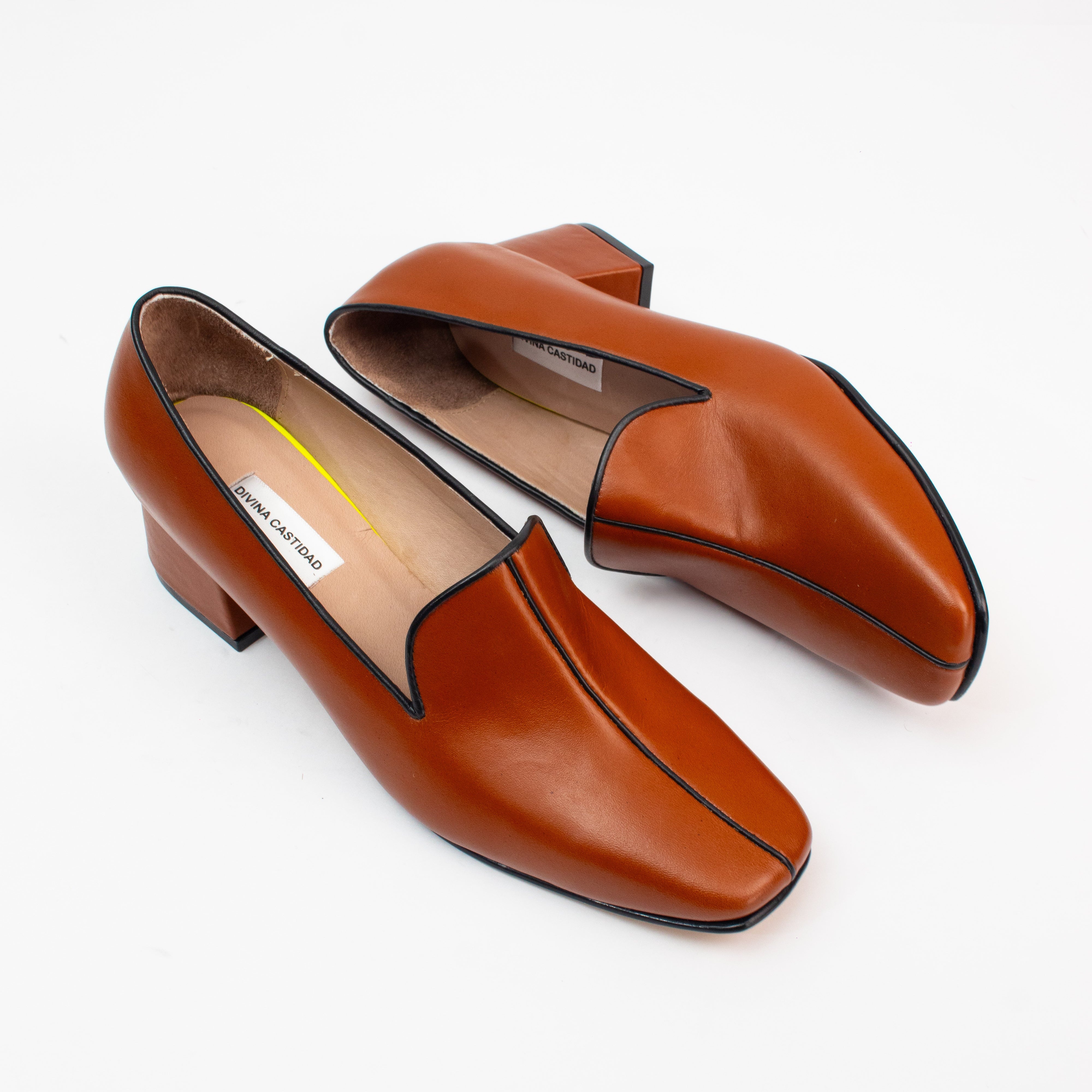 LOAFERS - miel x negro