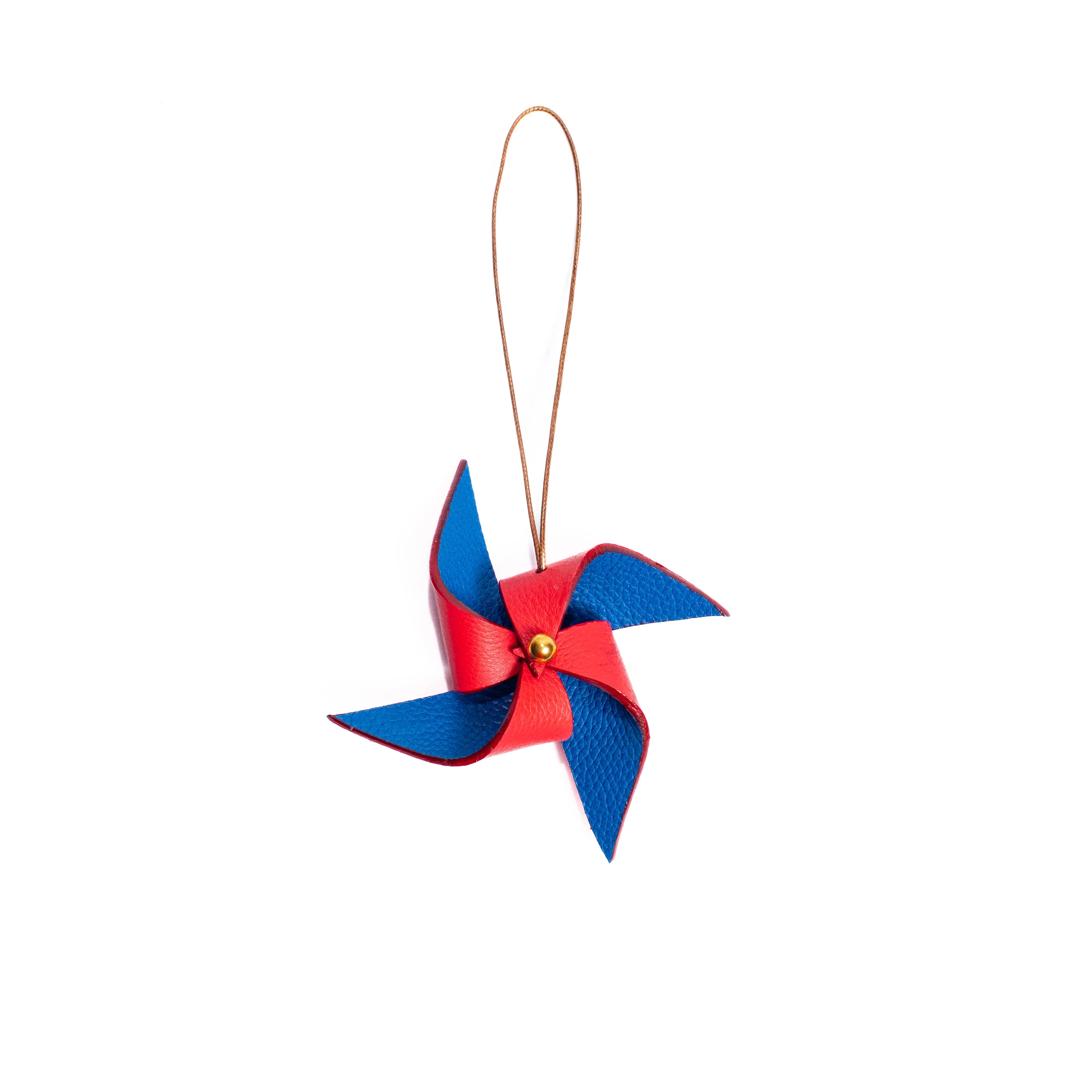 Windmill Charm Rojo + Azul