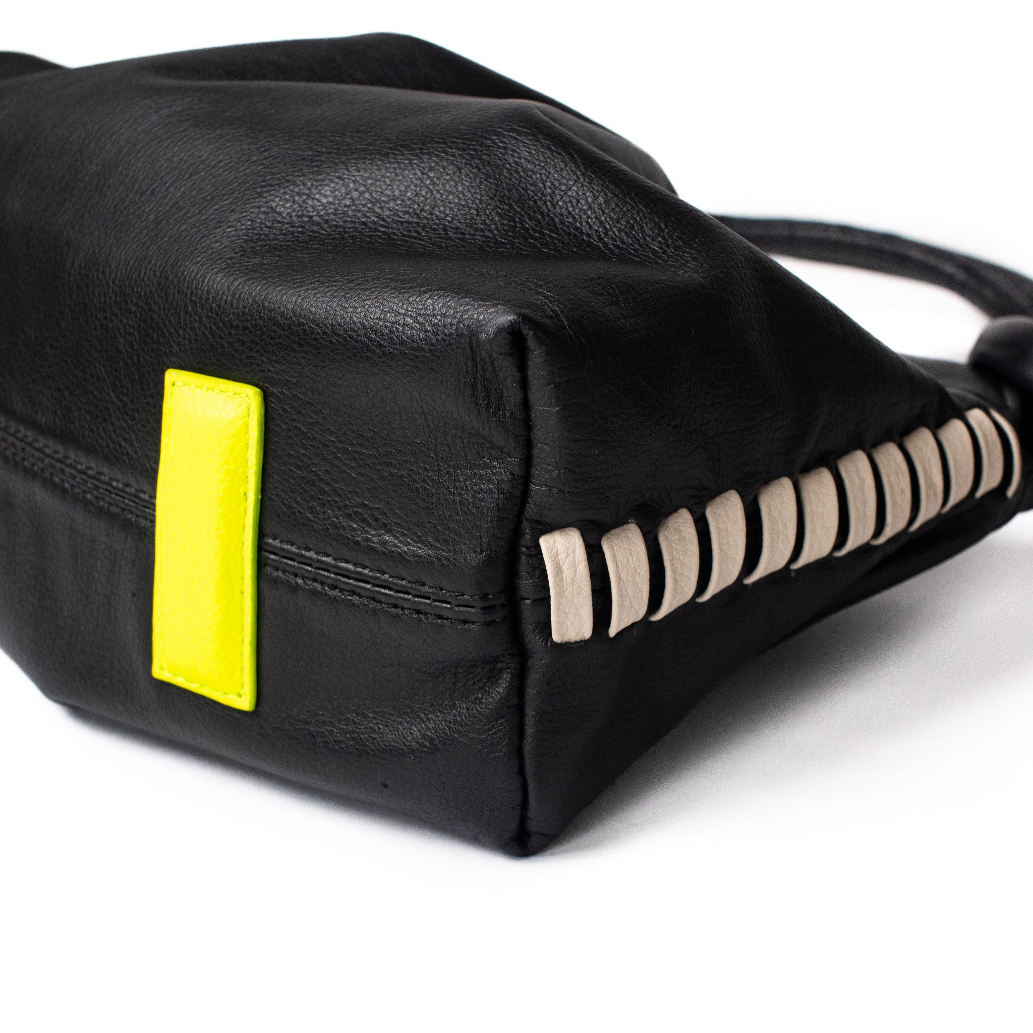 CHUNKIE baguette BAG - negro x tejido beige