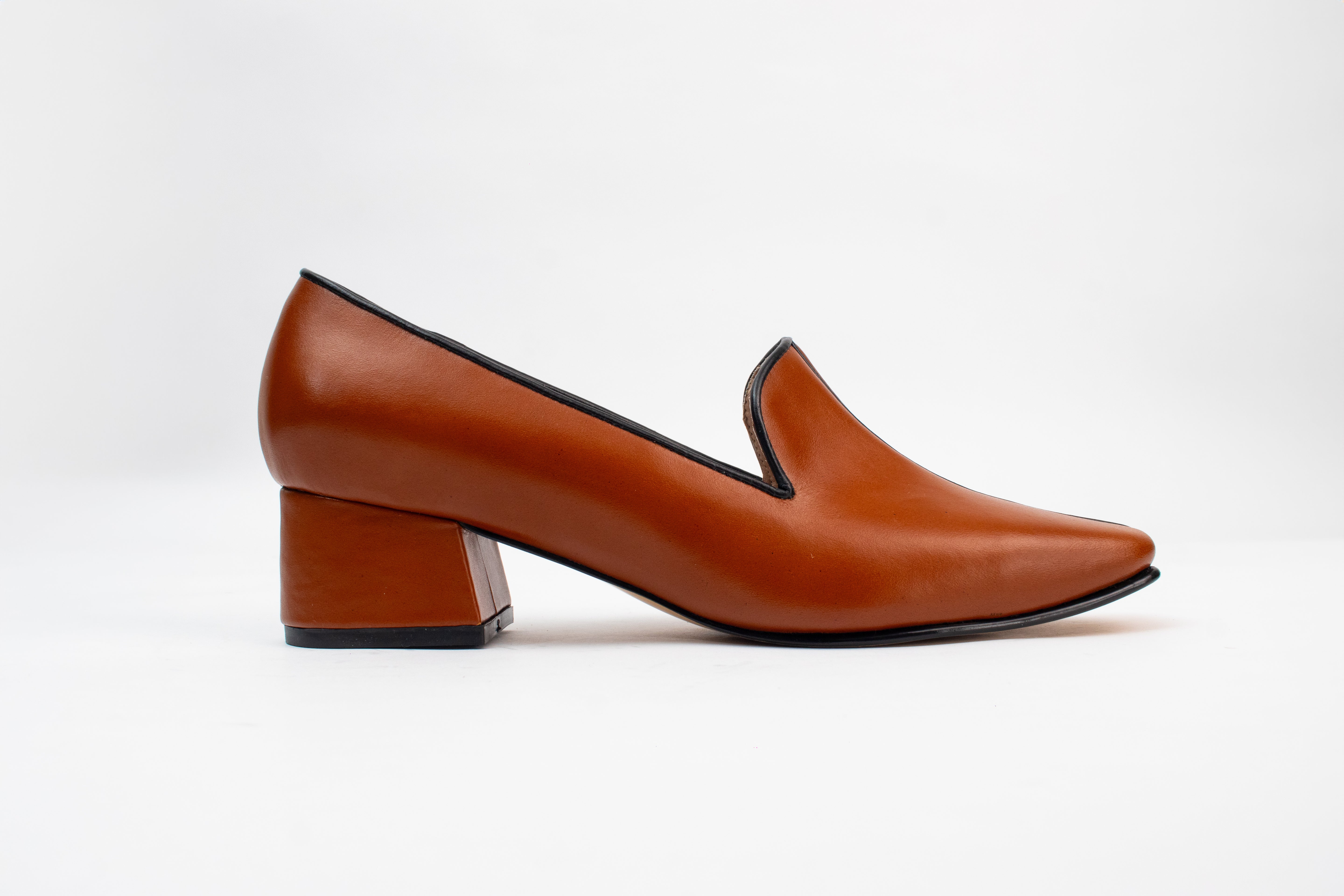 LOAFERS - miel x negro