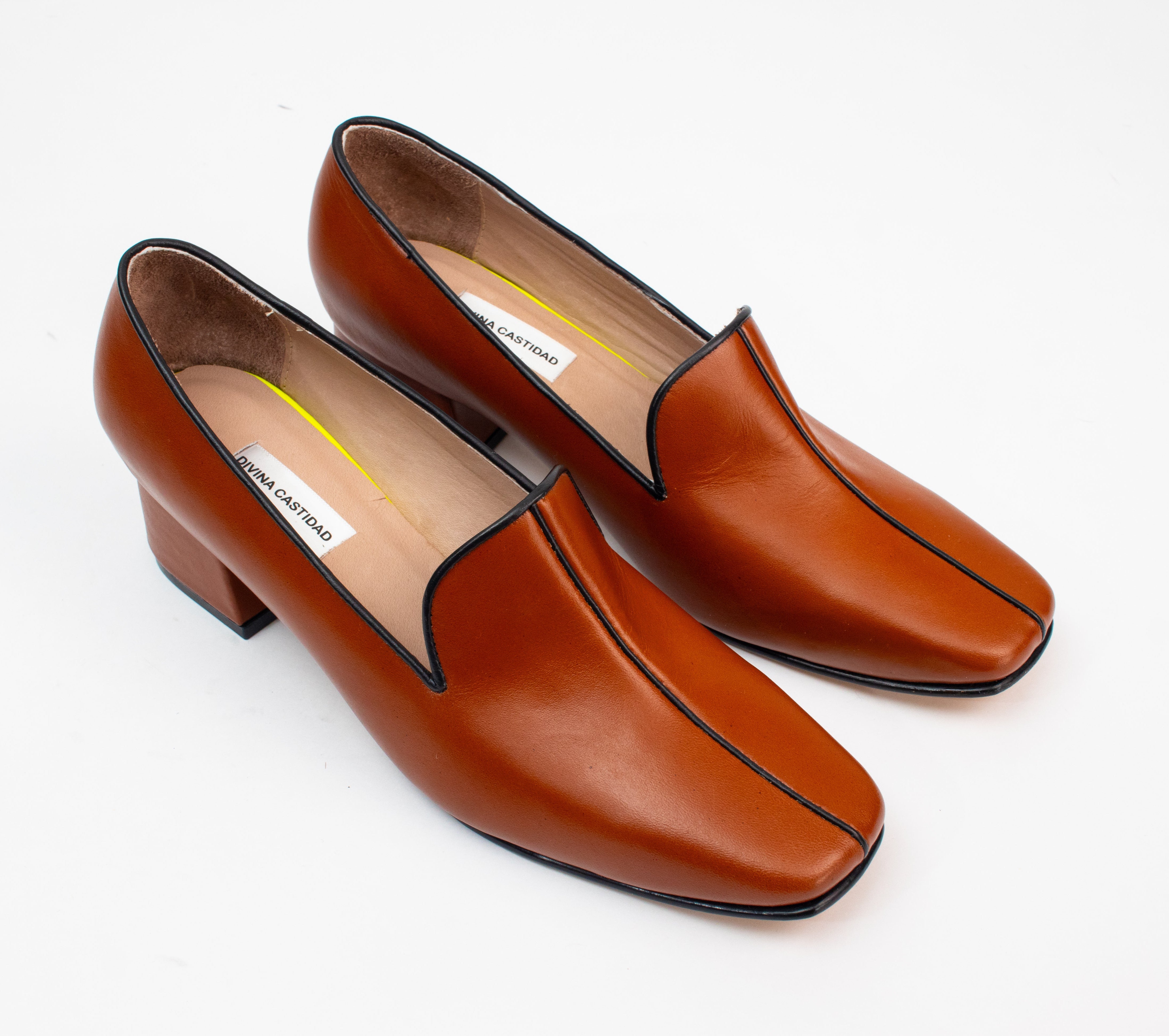 LOAFERS - miel x negro